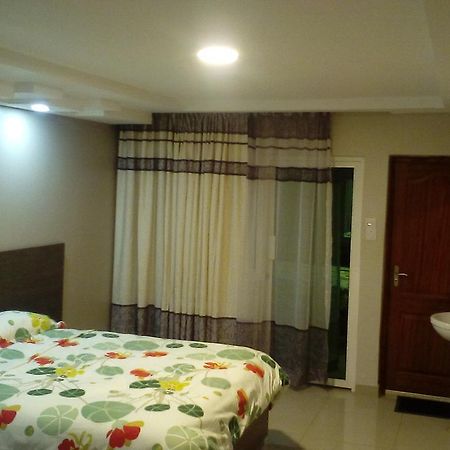 Adala Motel Meru Екстер'єр фото