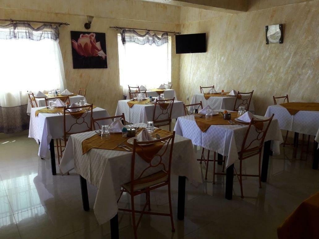 Adala Motel Meru Екстер'єр фото